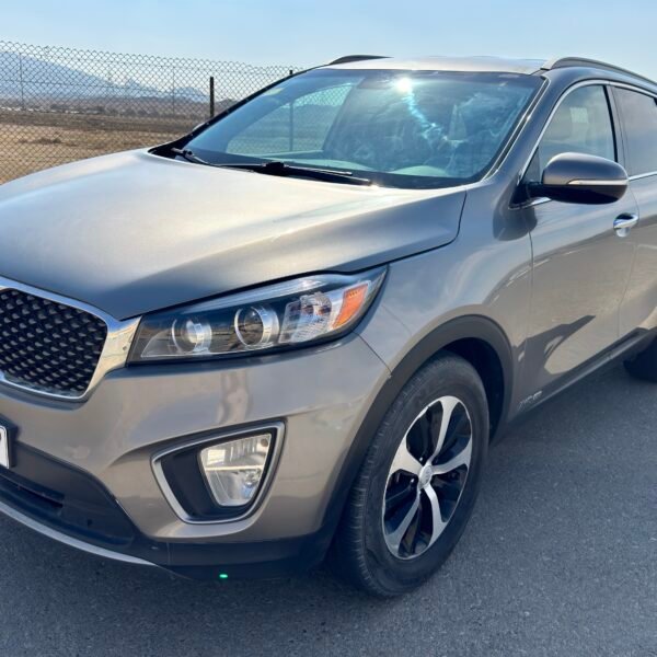 للبيع كيا سيرنتو  V6 EX موديل 2018 وارد امريكي 
مكينة ستة سلندر 3.5 GDI