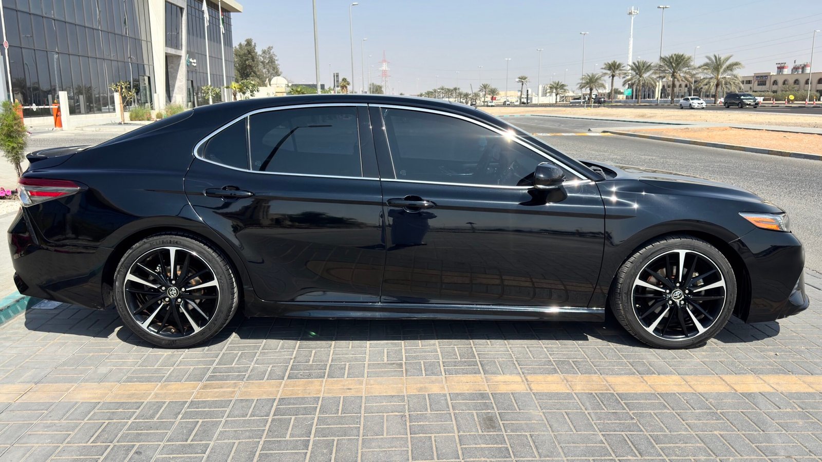 للبيع تويوتا كامري XSE فل اوبشن بانورما موديل 2018 اسود من الداخل بيج جلد
4 سلندر - الصورة 16