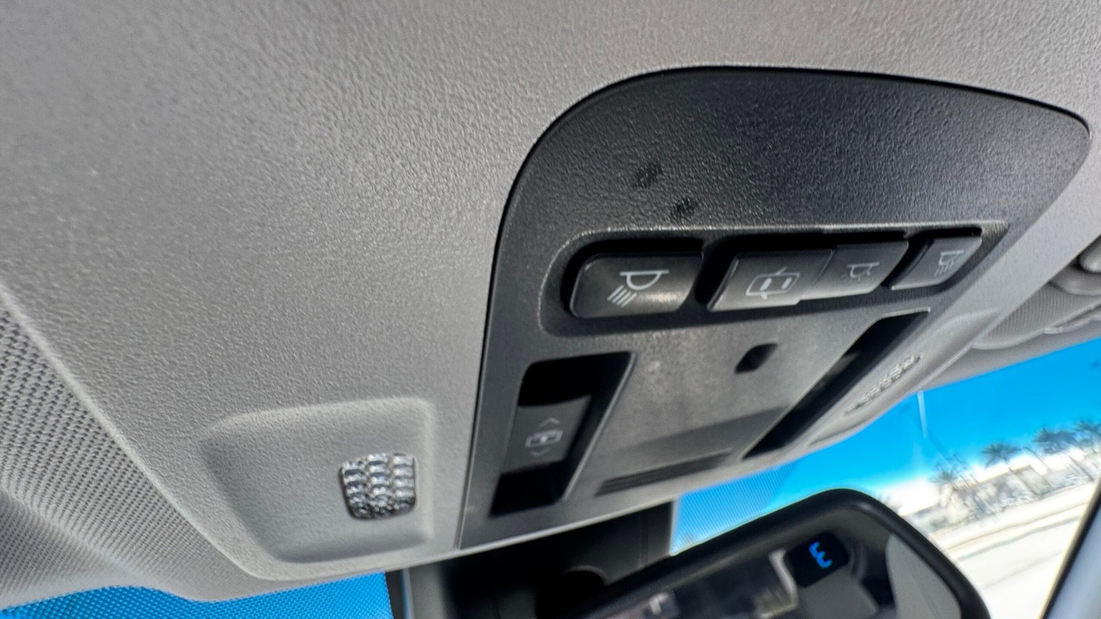 للبيع تويوتا كامري XSE فل اوبشن بانورما موديل 2018 اسود من الداخل بيج جلد
4 سلندر - الصورة 7