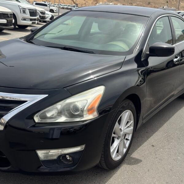 نسخ نيسان التيما موديل 2014 خليجي اسود من الداخل بيج SV 2,5