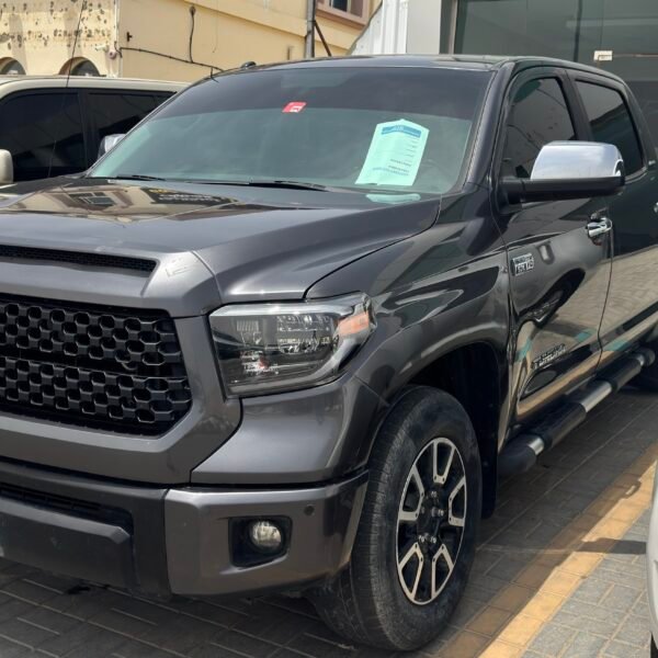للبيع تويوتا تندرا موديل 2017 5 7 L اربعه ابواب اللون رمادي دبل جير تحت
بحالة ممتازه جدا جدا