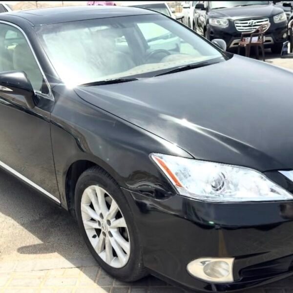  للبيع لكزس es350 موديل 2011 وارد أمريكي مستخدم في الدولة اسود من الداخل بيج رقم 1
ستة سلندر مكينة v6 1GR الجبارة
اقتصاديه جدا في صرف الوقود مقارنة فئات اخري من اللكزس